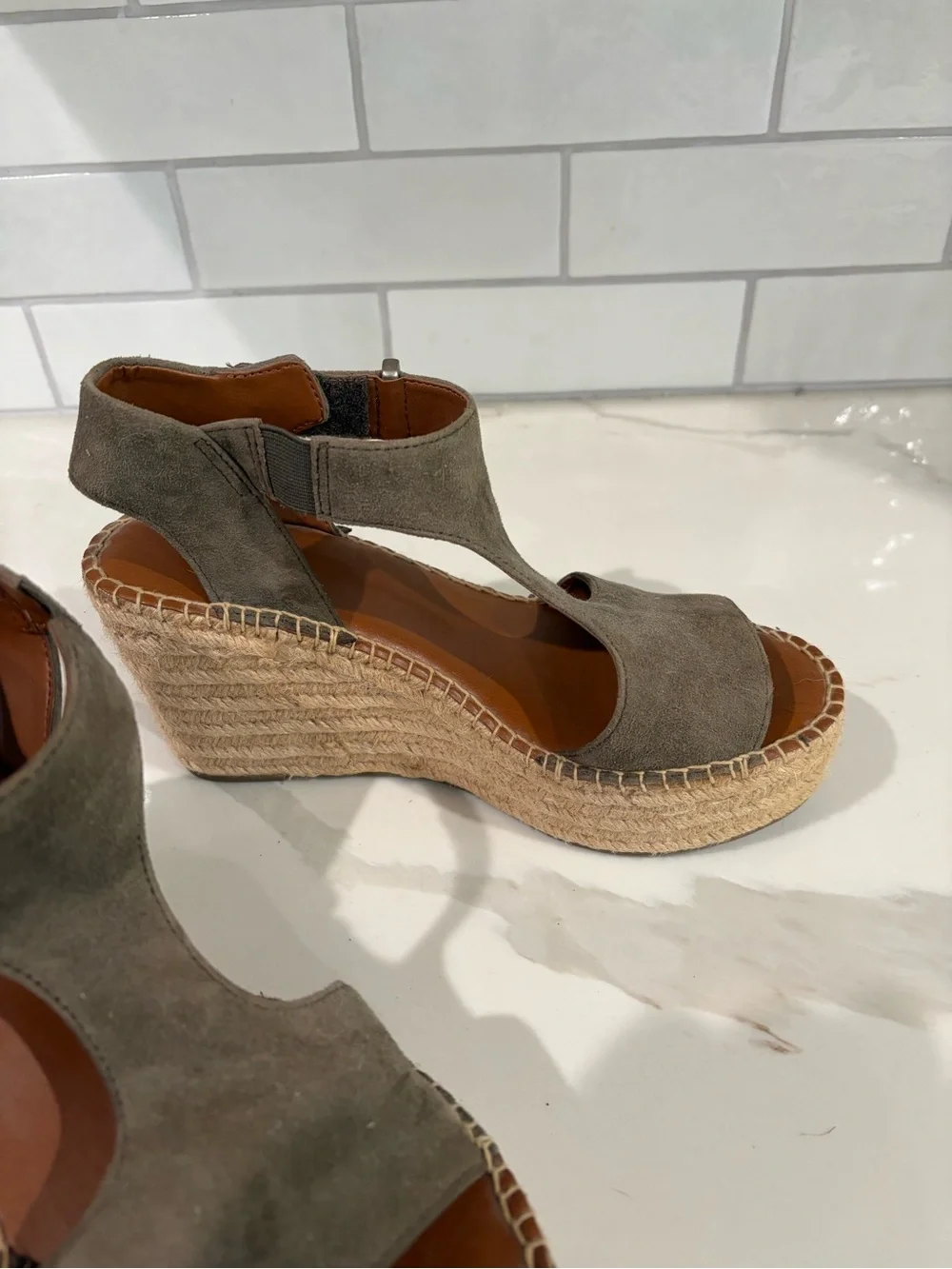 Franco Sarto Women’s Olive Suede Espadrille Wedge Sandals Size 8